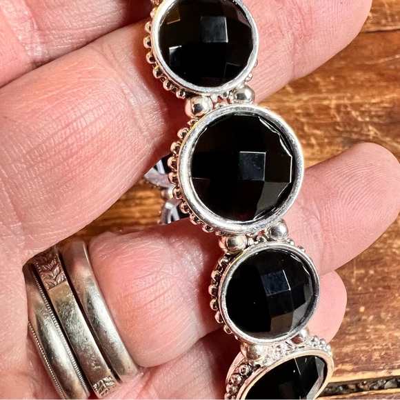 💙Napier black & silver stretch bracelet - Picture 2 of 4